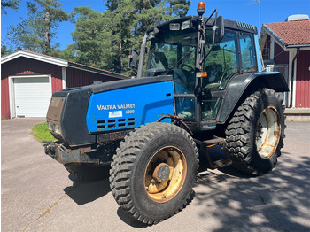 Farm tractor VALTRA 6200