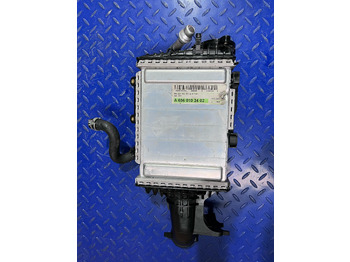 Intercooler MAHLE Mercedes Benz A6560903900: picture 4 Intercooler MAHLE Mercedes Benz A6560903900: picture 4