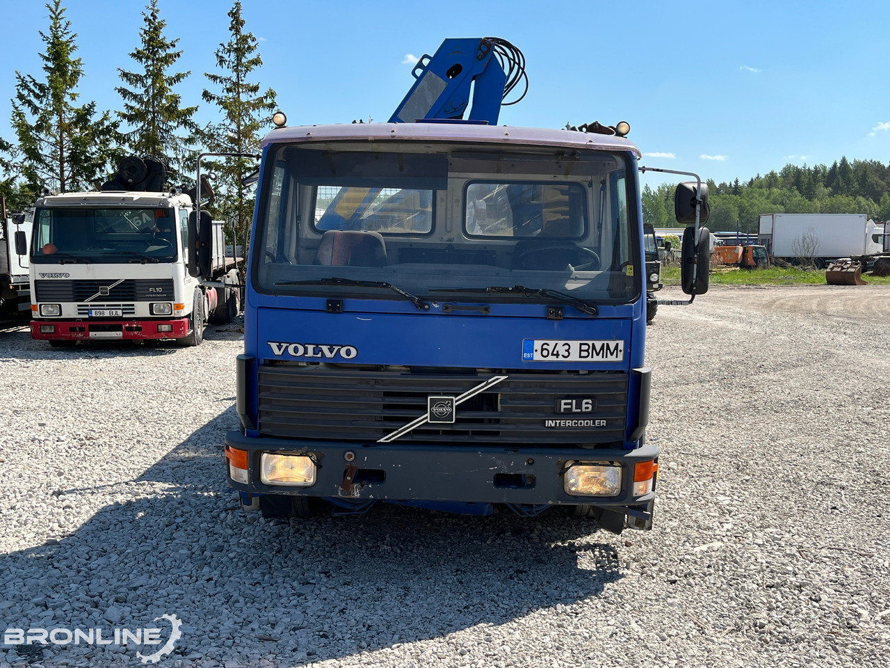 Dropside/ Flatbed truck, Crane truck VOLVO FL611 + Palfinger PK 8200: picture 9
