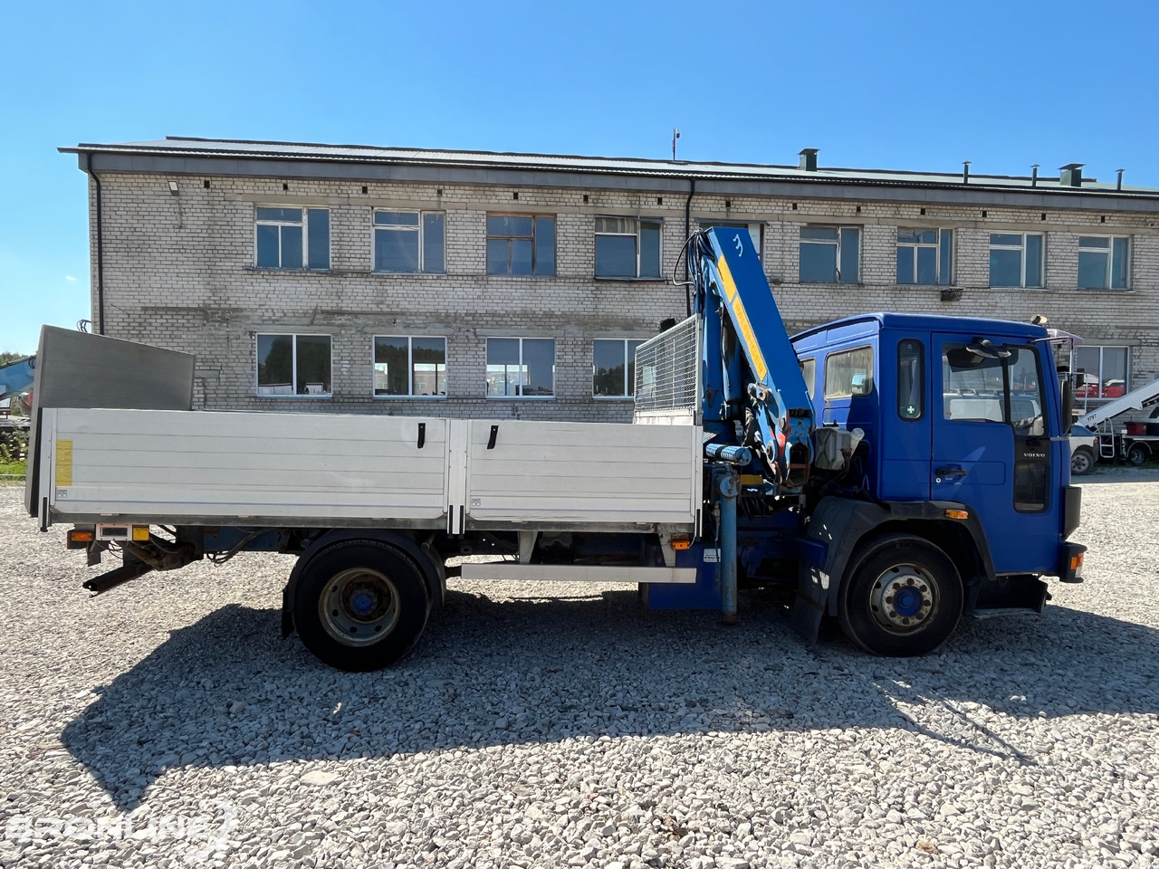 Dropside/ Flatbed truck, Crane truck VOLVO FL611 + Palfinger PK 8200: picture 6