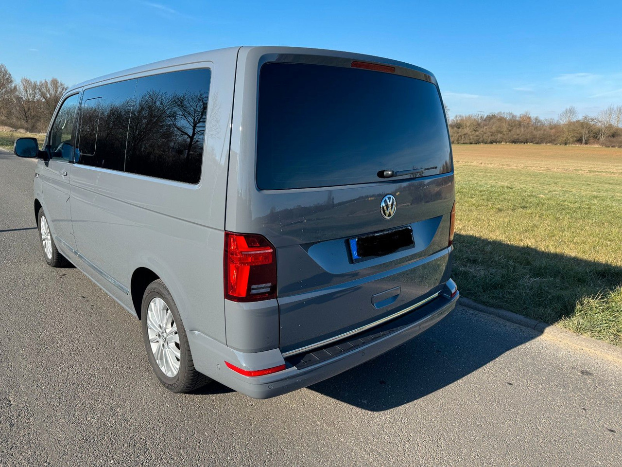 Volkswagen T6.1 Transporter Multivan Generation Six 4x4 - Passenger van: picture 5 Volkswagen T6.1 Transporter Multivan Generation Six 4x4 - Passenger van: picture 5