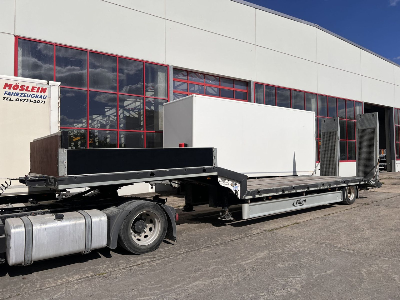 1 Achs Satteltieflader - Low loader semi-trailer: picture 3 1 Achs Satteltieflader - Low loader semi-trailer: picture 3