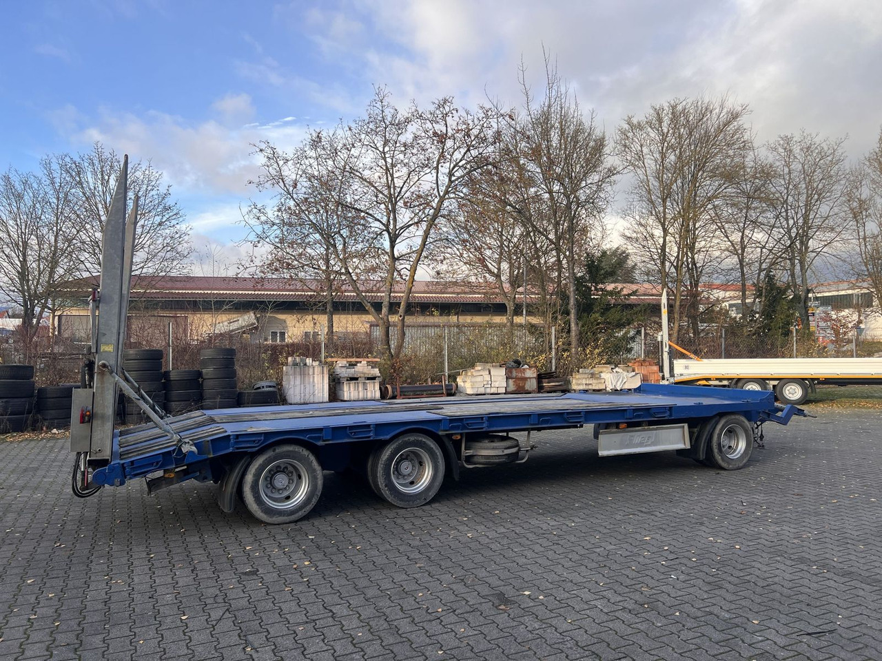 3 Achs Tiefladeranhänger - Low loader trailer: picture 1 3 Achs Tiefladeranhänger - Low loader trailer: picture 1