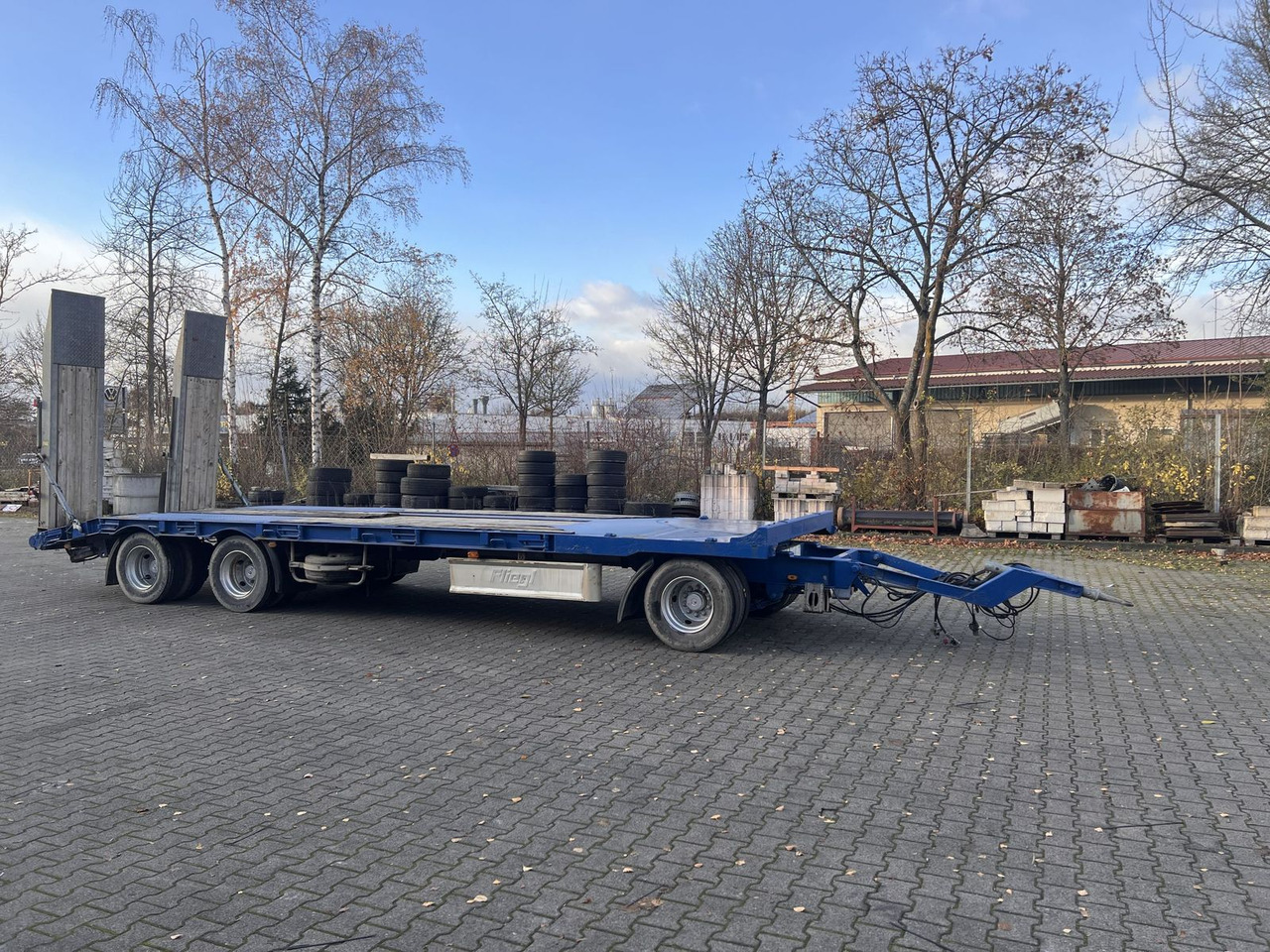 3 Achs Tiefladeranhänger - Low loader trailer: picture 2 3 Achs Tiefladeranhänger - Low loader trailer: picture 2