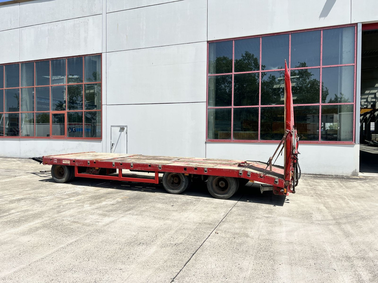 3 Achs Tiefladeranhänger mit gerader Ladefläche - Low loader trailer: picture 2 3 Achs Tiefladeranhänger mit gerader Ladefläche - Low loader trailer: picture 2