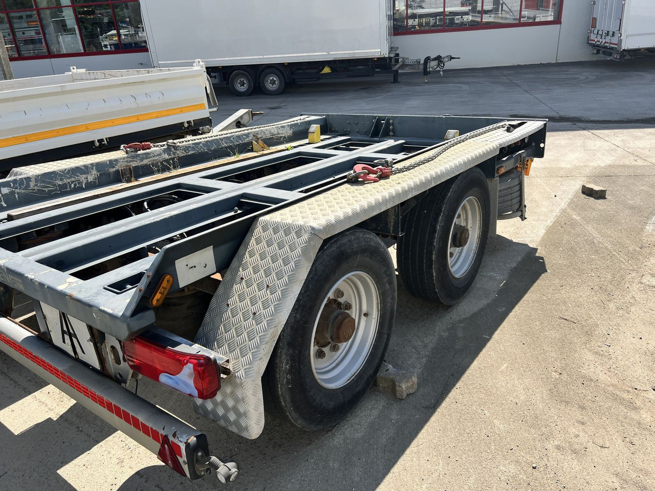 Hüffermann Tandem- Absetzmuldenanhänger - Roll-off/ Skip trailer: picture 4 Hüffermann Tandem- Absetzmuldenanhänger - Roll-off/ Skip trailer: picture 4