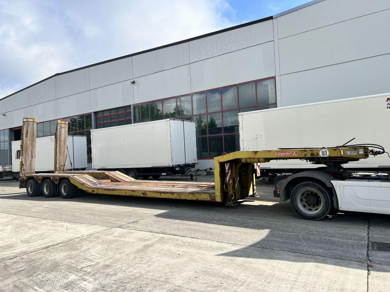 Langendorf 3 Achs Tiefbett- Satteltieflader - Low loader semi-trailer: picture 1 Langendorf 3 Achs Tiefbett- Satteltieflader - Low loader semi-trailer: picture 1