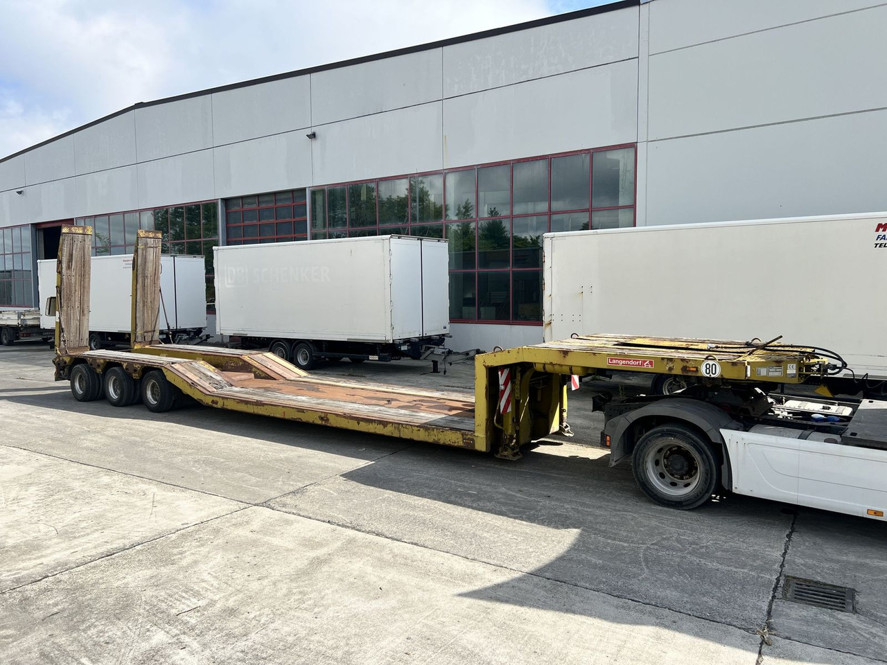Langendorf 3 Achs Tiefbett- Satteltieflader - Low loader semi-trailer: picture 2 Langendorf 3 Achs Tiefbett- Satteltieflader - Low loader semi-trailer: picture 2