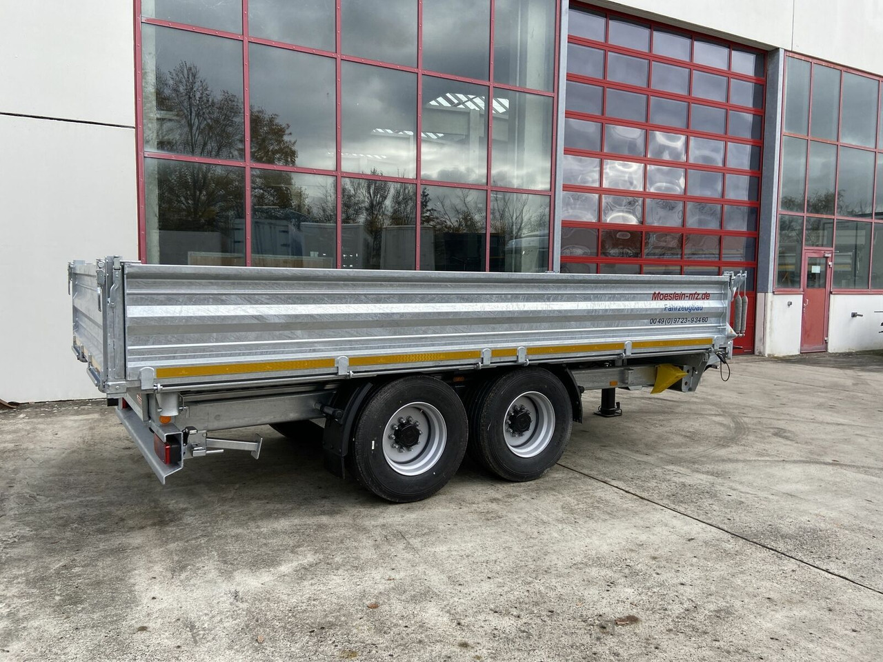 Möslein 14 t Kipper Tieflader 5,70 m lang, Breite Reife - Tipper trailer: picture 4 Möslein 14 t Kipper Tieflader 5,70 m lang, Breite Reife - Tipper trailer: picture 4