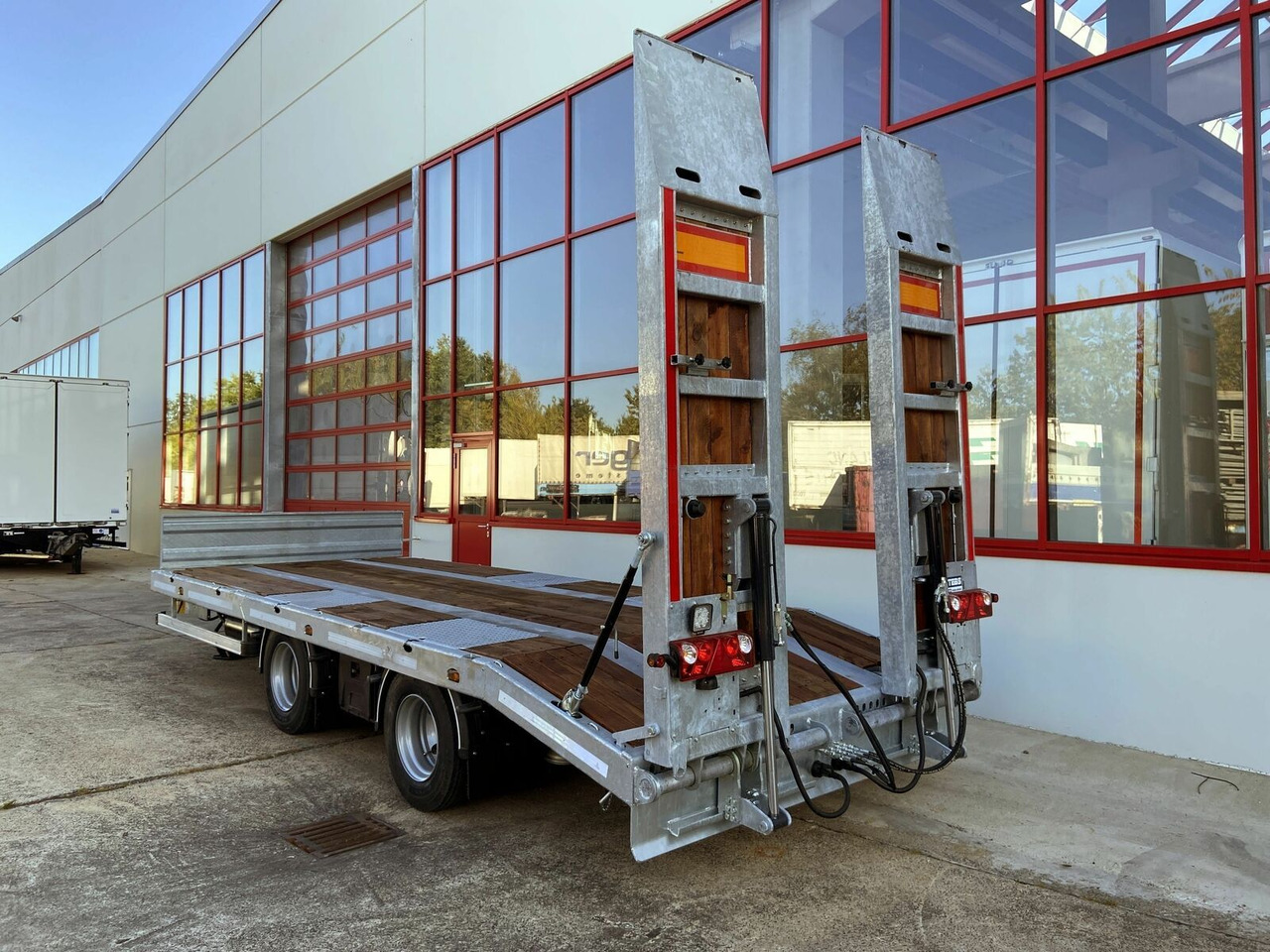 Möslein 21 t Tandemtieflader, hydr. Rampen, NEU - Low loader trailer: picture 3 Möslein 21 t Tandemtieflader, hydr. Rampen, NEU - Low loader trailer: picture 3