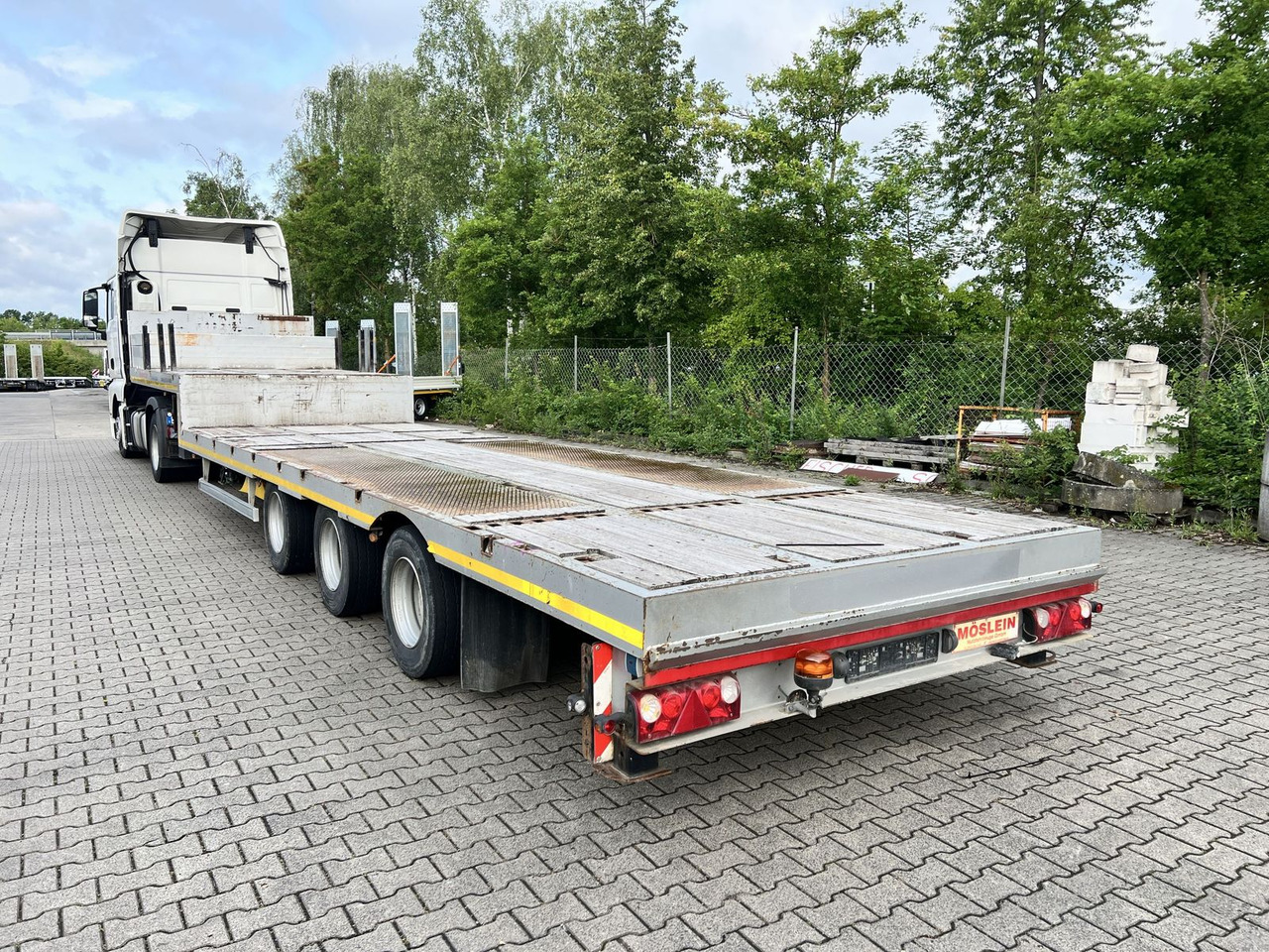 Möslein 3 Achs Satteltieflader - Low loader semi-trailer: picture 5 Möslein 3 Achs Satteltieflader - Low loader semi-trailer: picture 5