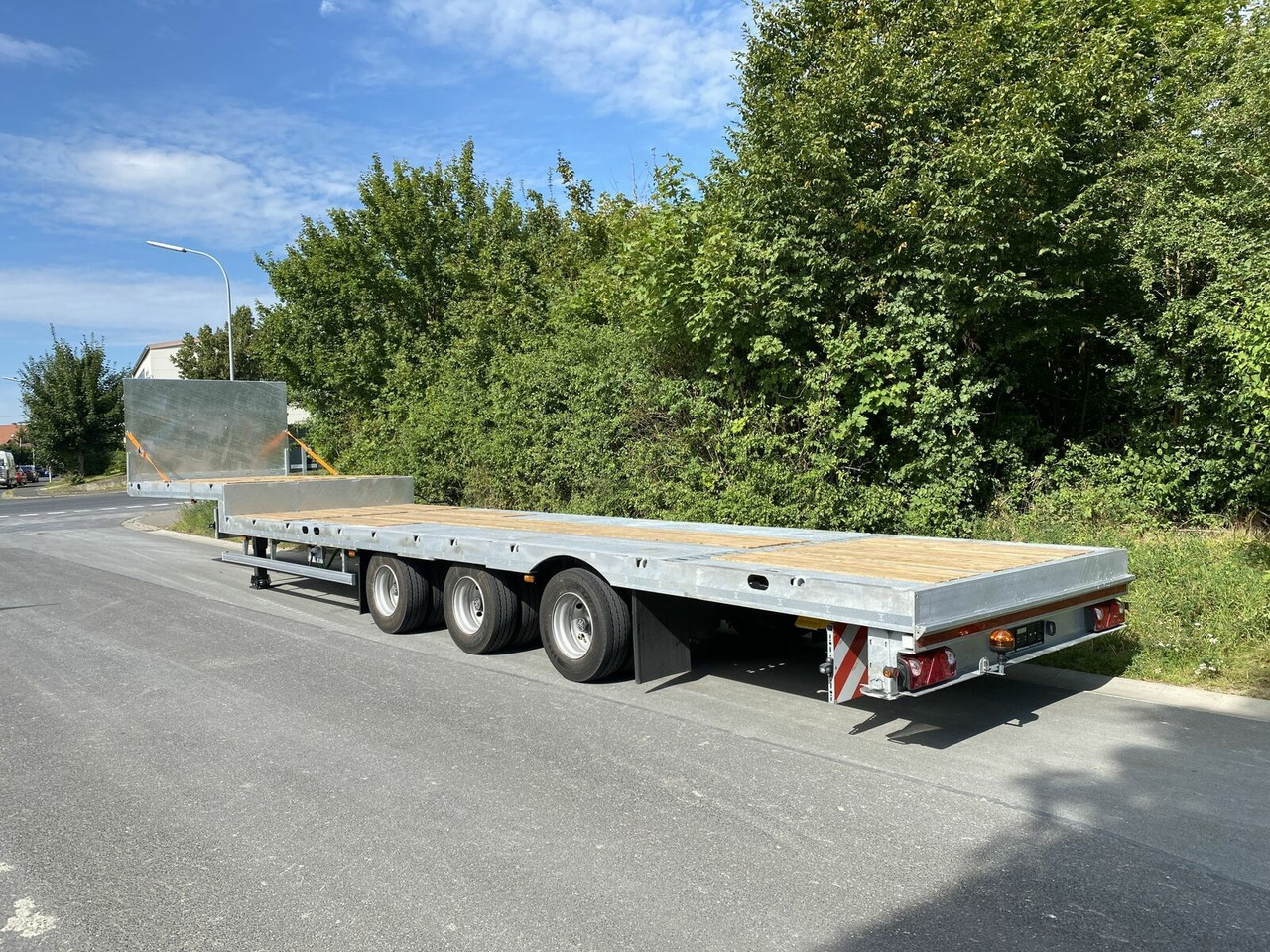 Möslein 3 Achs Satteltieflader Plato 45 t GGfür Fertigt - Low loader semi-trailer: picture 2 Möslein 3 Achs Satteltieflader Plato 45 t GGfür Fertigt - Low loader semi-trailer: picture 2
