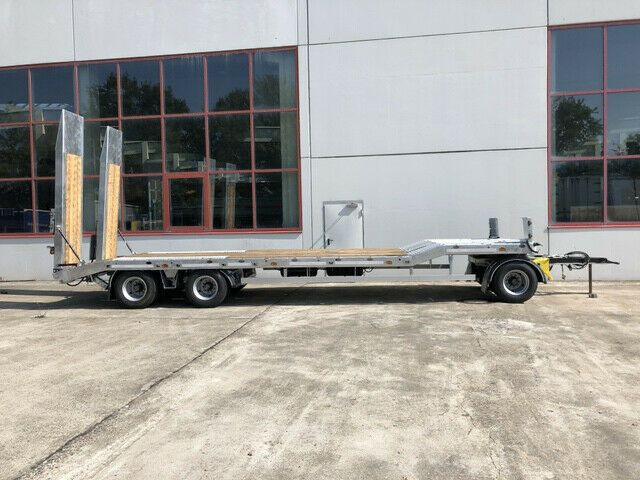 Möslein 3 Achs Tieflader- Anhänger, Verbreiterung - Low loader trailer: picture 2 Möslein 3 Achs Tieflader- Anhänger, Verbreiterung - Low loader trailer: picture 2