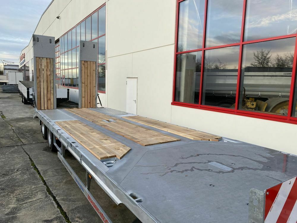 Möslein 3 Achs Tieflader mit gerader Ladefläche 8,10 m, - Low loader trailer: picture 5 Möslein 3 Achs Tieflader mit gerader Ladefläche 8,10 m, - Low loader trailer: picture 5