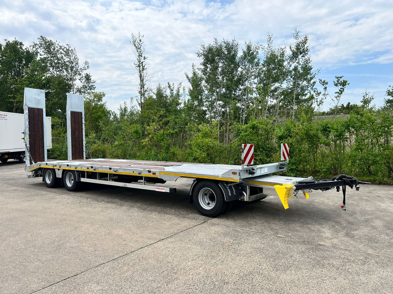Möslein 3 Achs Tieflader mit gerader Ladefläche 9 m, Ne - Low loader trailer: picture 2 Möslein 3 Achs Tieflader mit gerader Ladefläche 9 m, Ne - Low loader trailer: picture 2