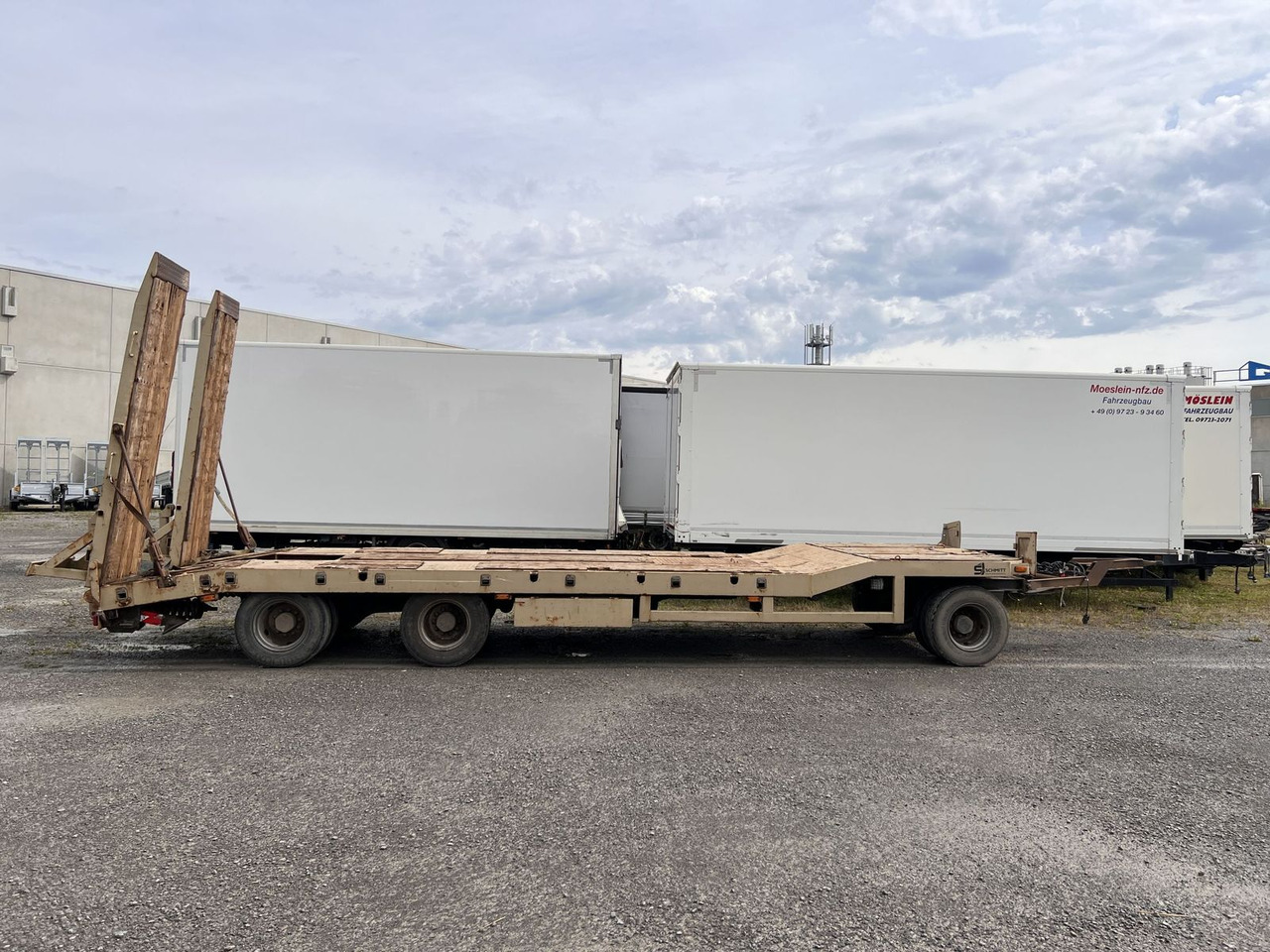 Möslein 3 Achs Tiefladeranhänger - Low loader trailer: picture 1 Möslein 3 Achs Tiefladeranhänger - Low loader trailer: picture 1