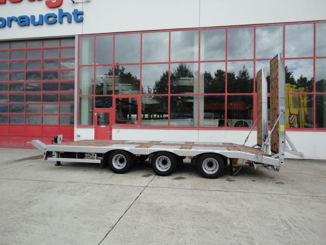 Möslein 31 t GG Tridem- Tieflader 3 AchsNeufahrzeug - Low loader trailer: picture 4 Möslein 31 t GG Tridem- Tieflader 3 AchsNeufahrzeug - Low loader trailer: picture 4