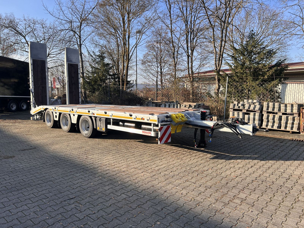 Möslein 34 t GG Tridem- Tieflader 3 Achs, gelenktNeufah - Low loader trailer: picture 4 Möslein 34 t GG Tridem- Tieflader 3 Achs, gelenktNeufah - Low loader trailer: picture 4