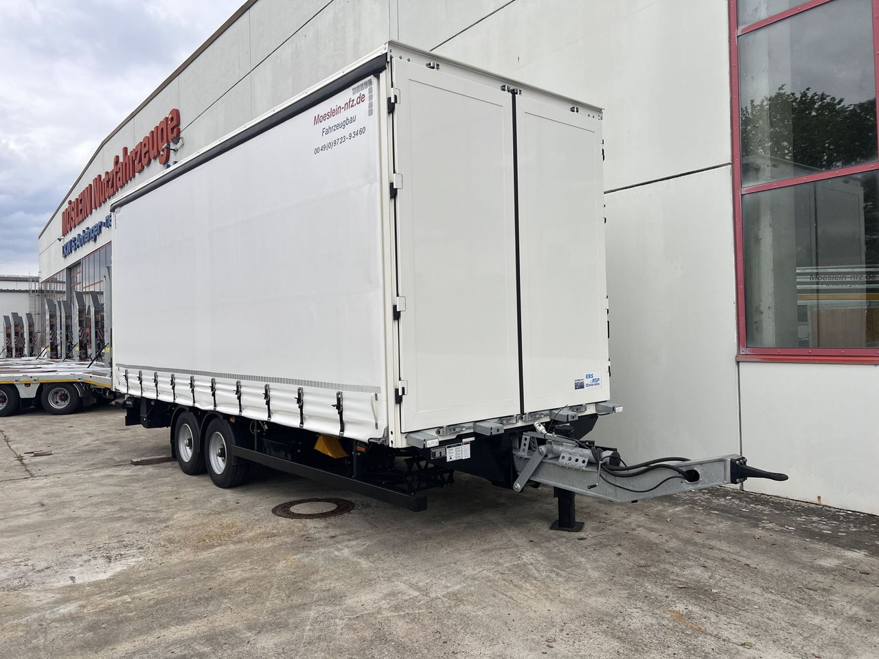 Möslein Planenanhänger, Ladebordwand + Durchladbar neuw - Curtainsider truck: picture 3 Möslein Planenanhänger, Ladebordwand + Durchladbar neuw - Curtainsider truck: picture 3