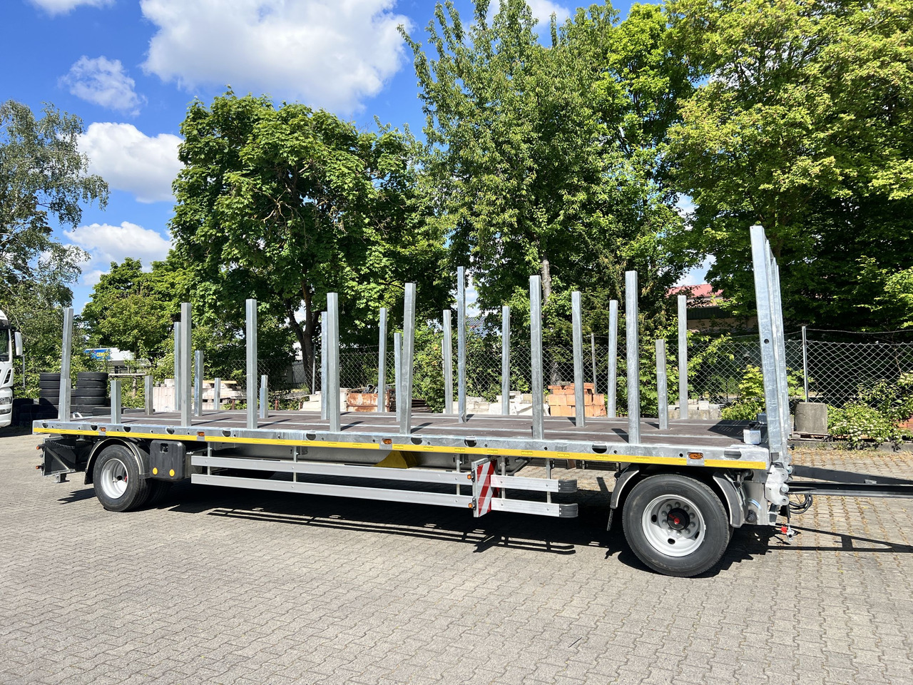 Möslein T 2 Plato 7,60 m 2 Achs Jumbo- Plato- Anhänger - Dropside/ Flatbed trailer: picture 1 Möslein T 2 Plato 7,60 m 2 Achs Jumbo- Plato- Anhänger - Dropside/ Flatbed trailer: picture 1