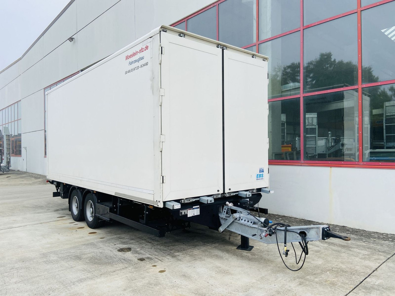 Möslein Tandem Koffer, Ladebordwand 1,5 t + Durchladbar - Closed box trailer: picture 1 Möslein Tandem Koffer, Ladebordwand 1,5 t + Durchladbar - Closed box trailer: picture 1