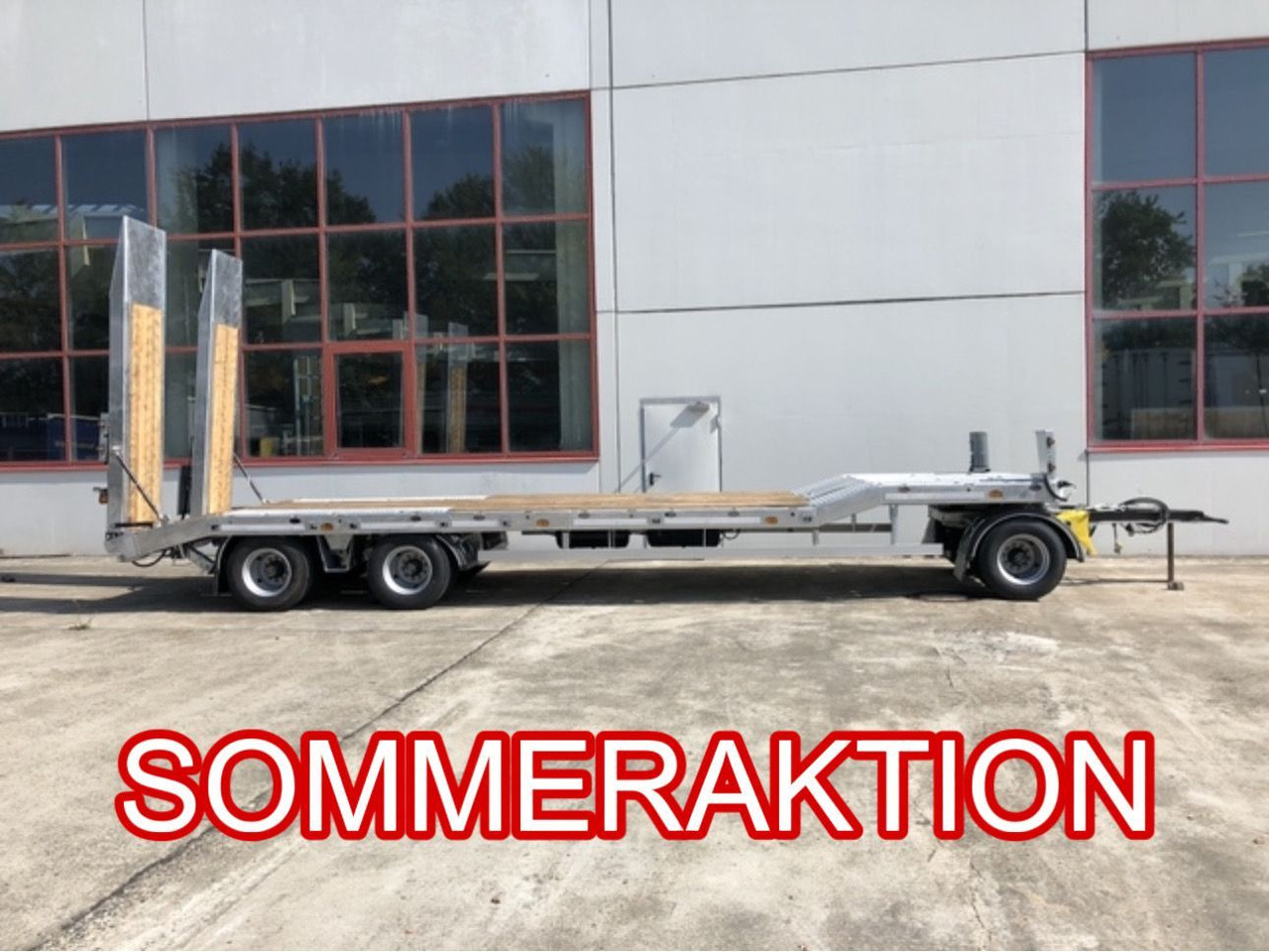 Möslein neuer 3 Achs Tieflader- Anhänger - Low loader trailer: picture 1 Möslein neuer 3 Achs Tieflader- Anhänger - Low loader trailer: picture 1