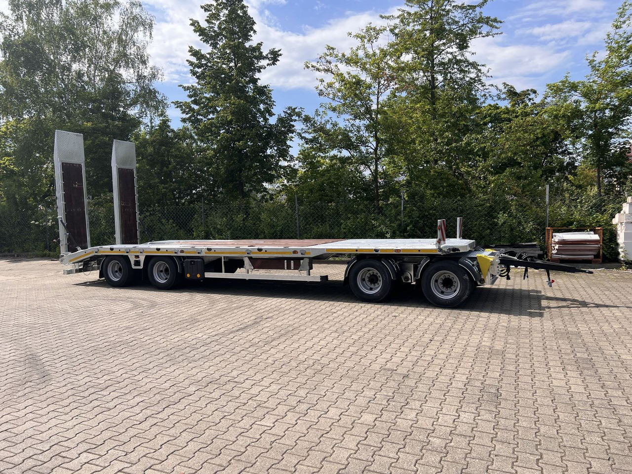 Möslein neuer 4 Achs Tieflader gerade hydraulischen Ram - Low loader trailer: picture 5 Möslein neuer 4 Achs Tieflader gerade hydraulischen Ram - Low loader trailer: picture 5