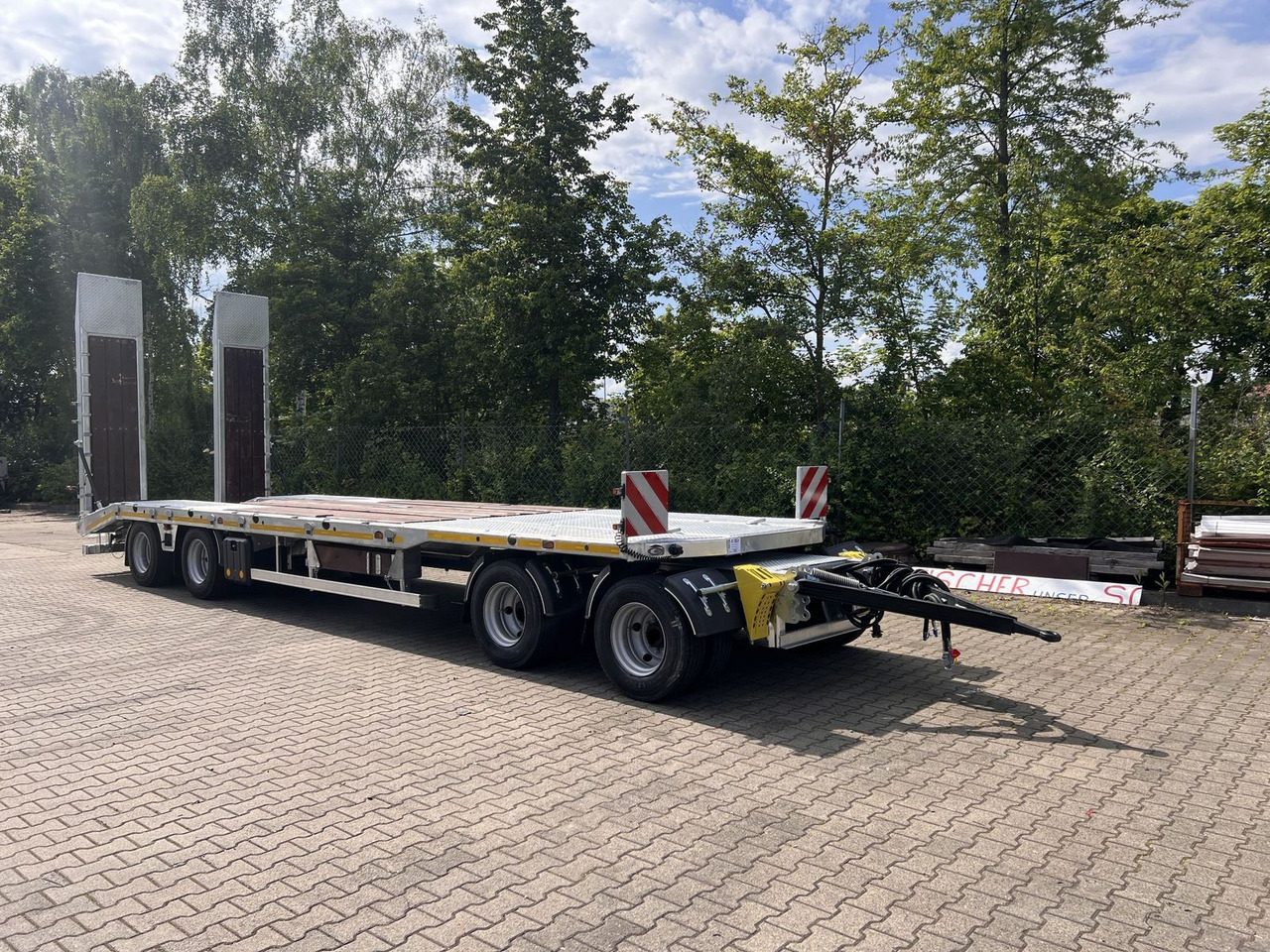 Möslein neuer 4 Achs Tieflader gerade hydraulischen Ram - Low loader trailer: picture 2 Möslein neuer 4 Achs Tieflader gerade hydraulischen Ram - Low loader trailer: picture 2