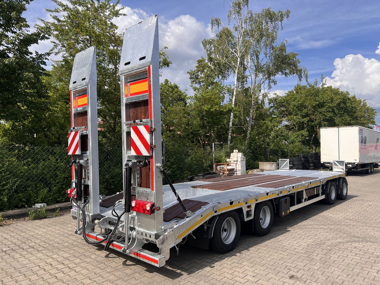Möslein neuer 4 Achs Tieflader gerade hydraulischen Ram - Low loader trailer: picture 3 Möslein neuer 4 Achs Tieflader gerade hydraulischen Ram - Low loader trailer: picture 3
