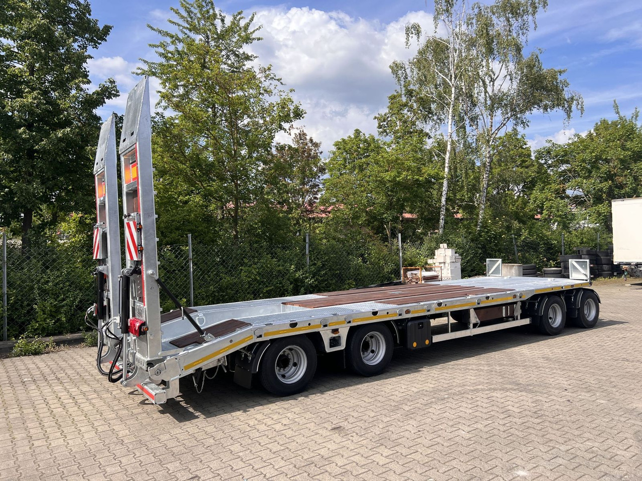 Möslein neuer 4 Achs Tieflader gerade hydraulischen Ram - Low loader trailer: picture 4 Möslein neuer 4 Achs Tieflader gerade hydraulischen Ram - Low loader trailer: picture 4