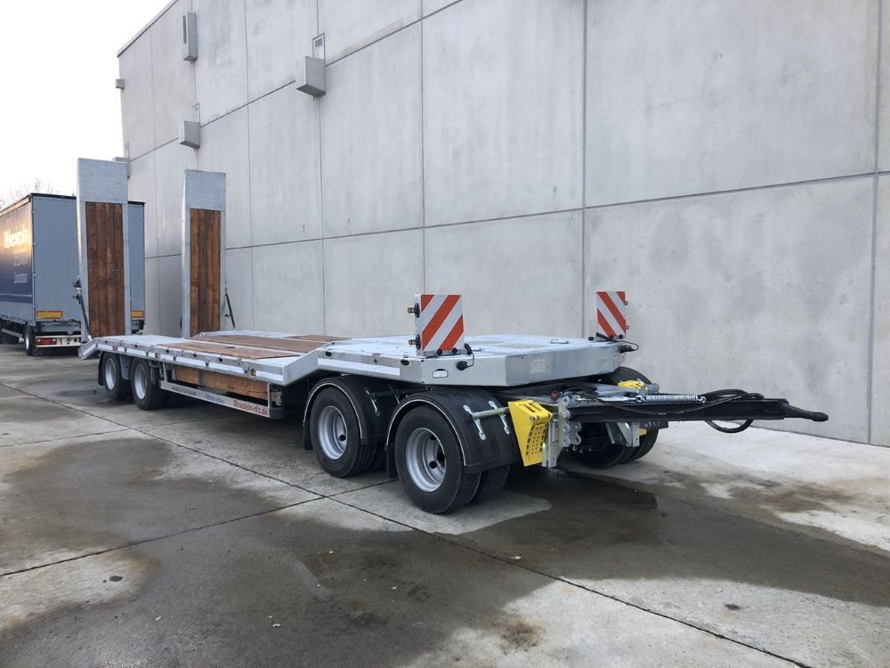 Möslein neuer 4 Achs Tieflader hydraulischen Rampen - Low loader trailer: picture 3 Möslein neuer 4 Achs Tieflader hydraulischen Rampen - Low loader trailer: picture 3