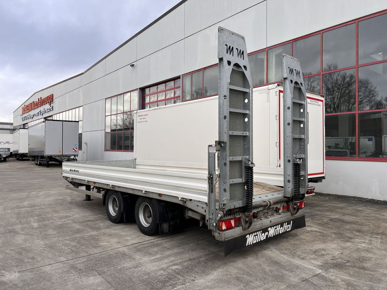 Müller-Mitteltal 19 t Tandemtieflader - Low loader trailer: picture 3 Müller-Mitteltal 19 t Tandemtieflader - Low loader trailer: picture 3