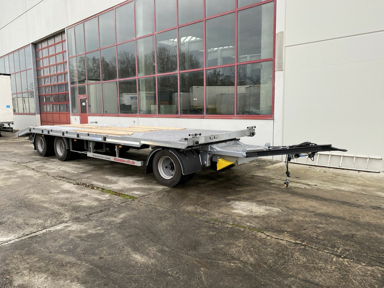 Möslein 3 Achs Plato- Tieflader- Anhänger 9 m - Semi-trailer: picture 2 Möslein 3 Achs Plato- Tieflader- Anhänger 9 m - Semi-trailer: picture 2