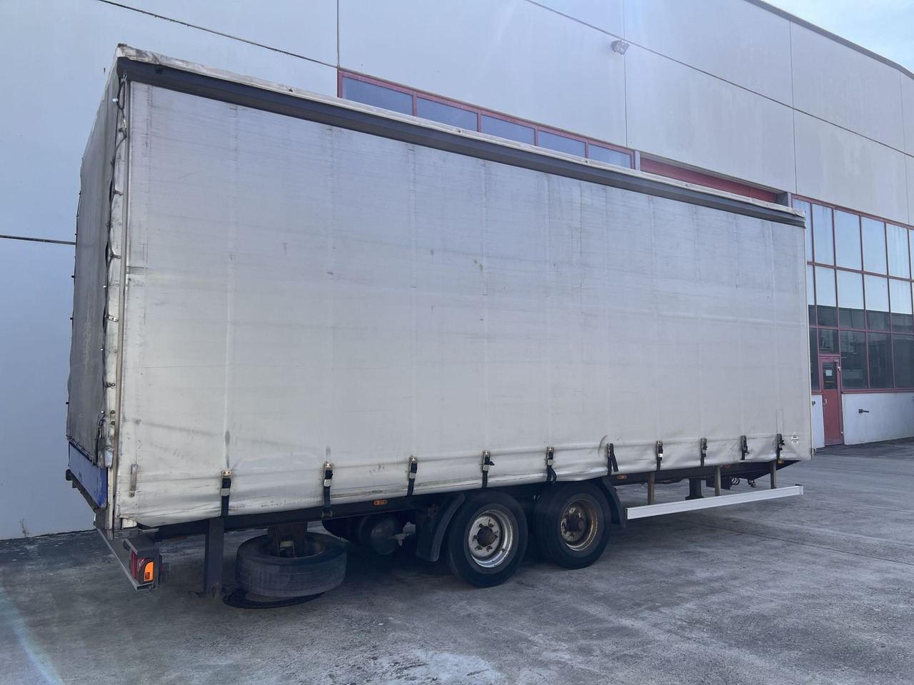 Tandem- Planenanhänger - Curtainsider trailer: picture 3 Tandem- Planenanhänger - Curtainsider trailer: picture 3