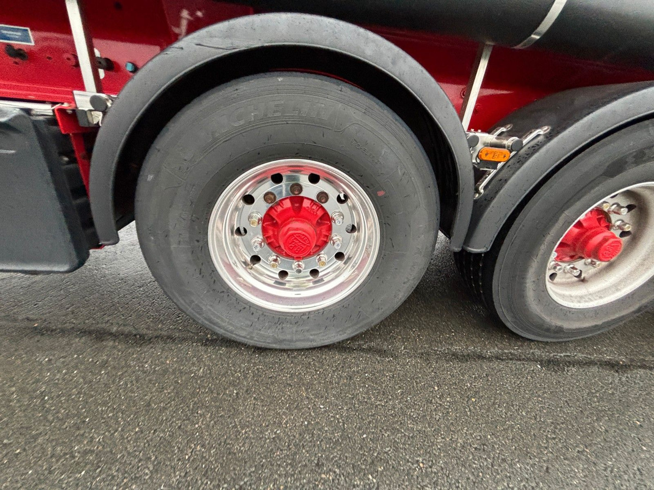 Feldbinder KIP 63.3 + E-Hydraulik - Silo semi-trailer: picture 3 Feldbinder KIP 63.3 + E-Hydraulik - Silo semi-trailer: picture 3