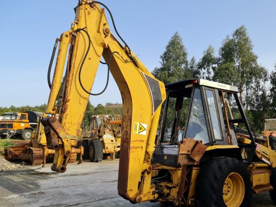 CATERPILLAR 426B (PLUMA) - Boom: picture 2 CATERPILLAR 426B (PLUMA) - Boom: picture 2