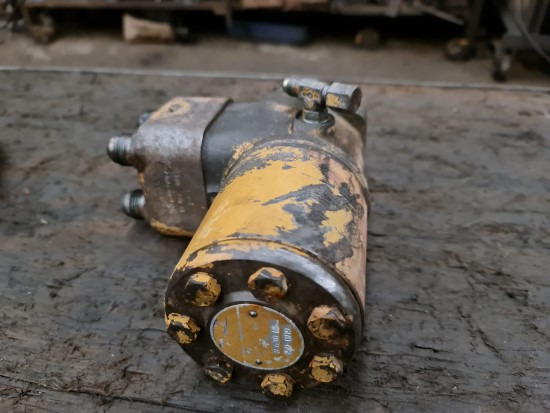FIAT ALLIS FR15 (ORBITROL) - Hydraulic valve for Construction machinery: picture 3 FIAT ALLIS FR15 (ORBITROL) - Hydraulic valve for Construction machinery: picture 3