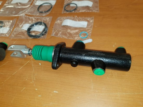 FIAT HITACHI FB100 (BOMBINES DE FRENO) - Brake parts for Construction machinery: picture 2 FIAT HITACHI FB100 (BOMBINES DE FRENO) - Brake parts for Construction machinery: picture 2