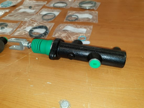 FIAT KOBELCO FB100 (BOMBINES DE FRENO) - Brake parts for Construction machinery: picture 3 FIAT KOBELCO FB100 (BOMBINES DE FRENO) - Brake parts for Construction machinery: picture 3
