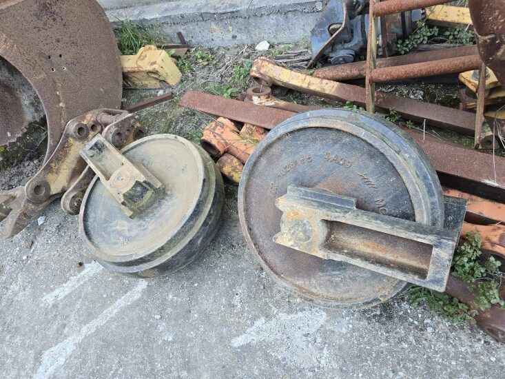 KOBELCO 210, HIDROMEK 210 (RUEDAS GUÍA) - Undercarriage parts for Construction machinery: picture 3 KOBELCO 210, HIDROMEK 210 (RUEDAS GUÍA) - Undercarriage parts for Construction machinery: picture 3