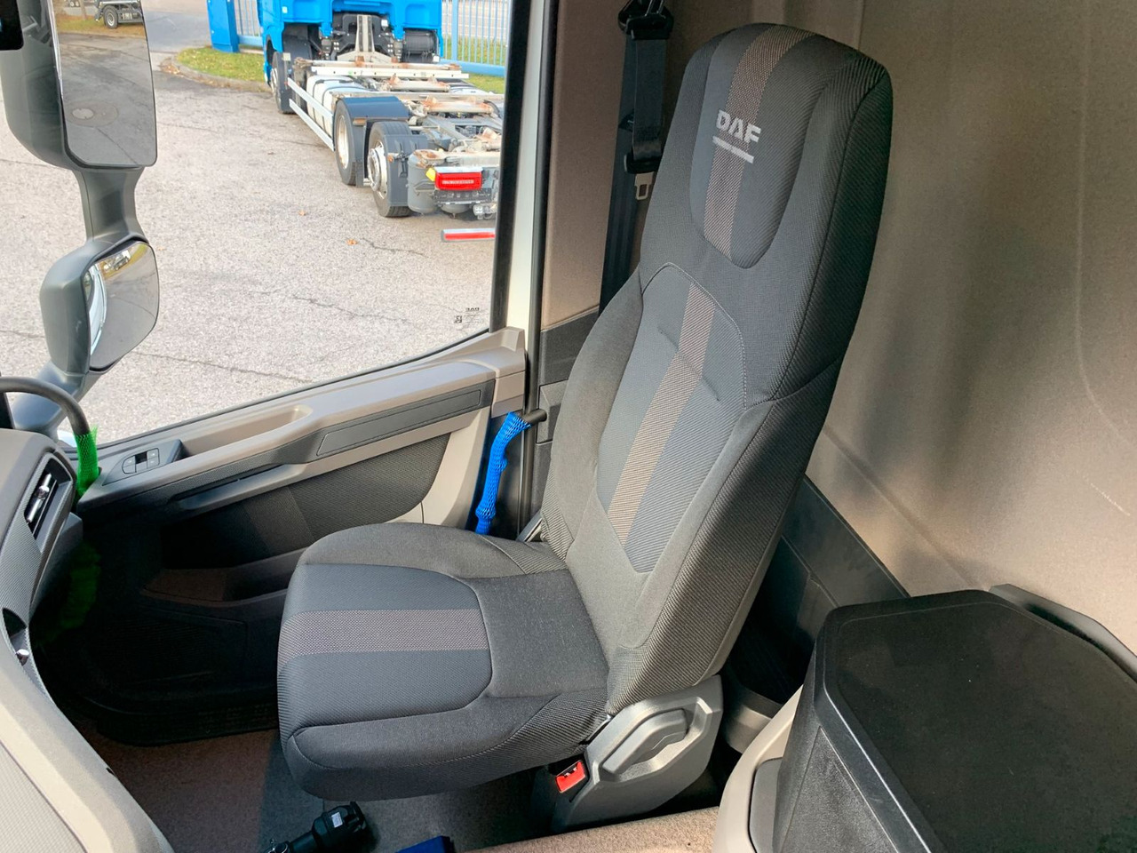 Beverage truck DAF FA XD 370 zikun Swing-Board-Aufbau: picture 27