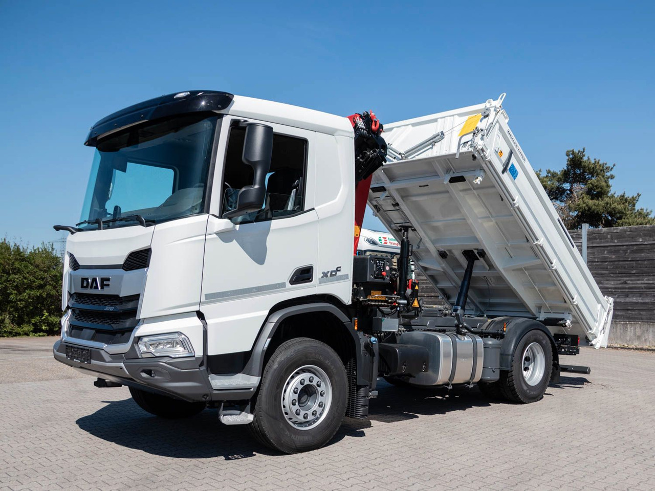 DAF FA XDC 370 Krankipper DAF XDC 370 FA Meiller Krankipper HMF - Crane truck, Tipper: picture 2 DAF FA XDC 370 Krankipper DAF XDC 370 FA Meiller Krankipper HMF - Crane truck, Tipper: picture 2