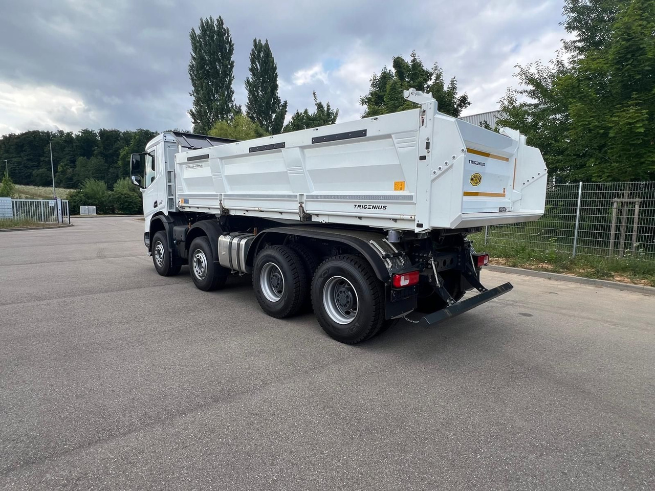 DAF FAD XDC 450 Dreiseitenkipper - Tipper: picture 3 DAF FAD XDC 450 Dreiseitenkipper - Tipper: picture 3