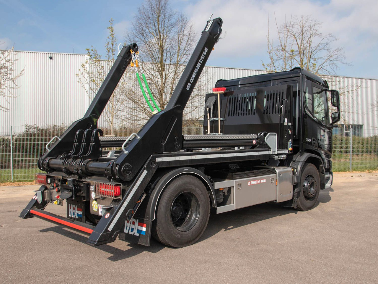 DAF XD 410 FA Absetzkipper DAF XD 410 FA Absetzkipper - Skip loader truck: picture 2 DAF XD 410 FA Absetzkipper DAF XD 410 FA Absetzkipper - Skip loader truck: picture 2