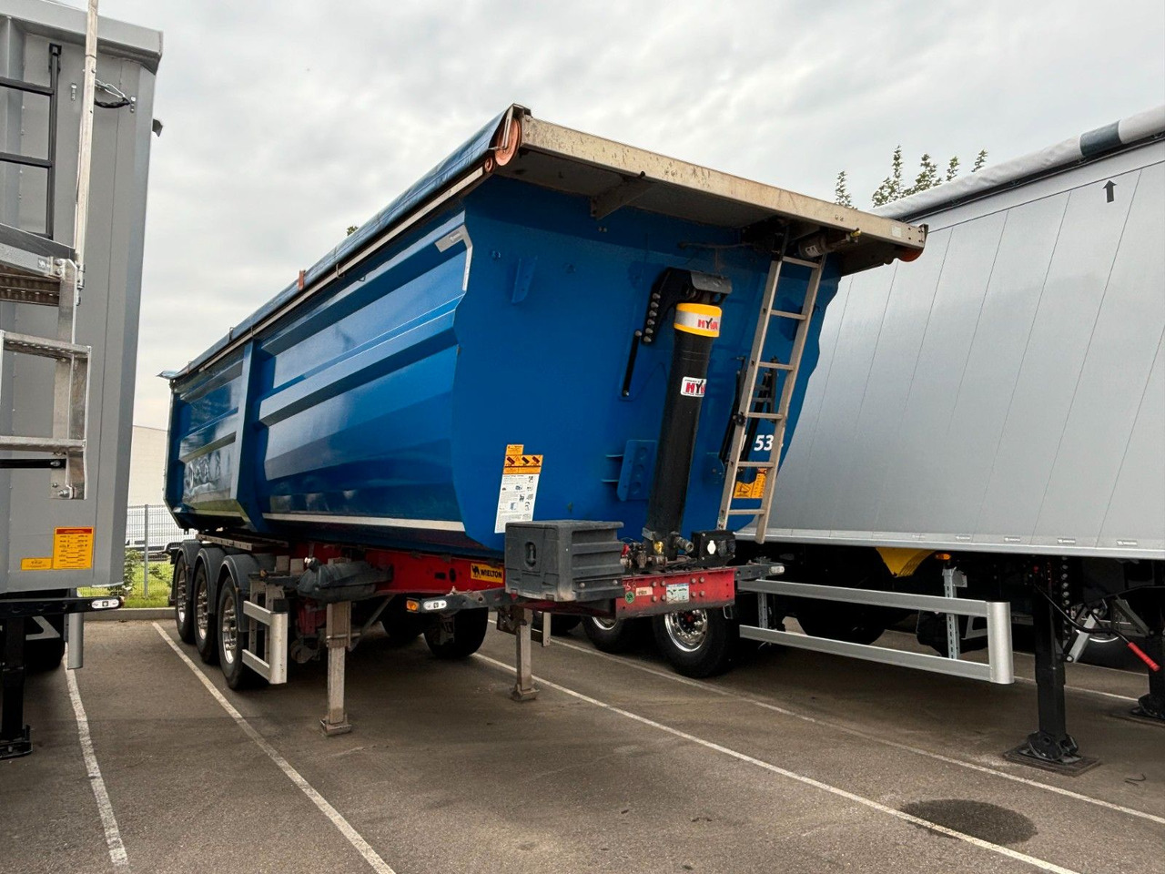 Wielton Strong Master 3-Achs-Kippsattelauflieger 33 cbm Wielton Strong Master 3-Achs-Kippsattelauflieger 33 cbm - Tipper semi-trailer: picture 2 Wielton Strong Master 3-Achs-Kippsattelauflieger 33 cbm Wielton Strong Master 3-Achs-Kippsattelauflieger 33 cbm - Tipper semi-trailer: picture 2