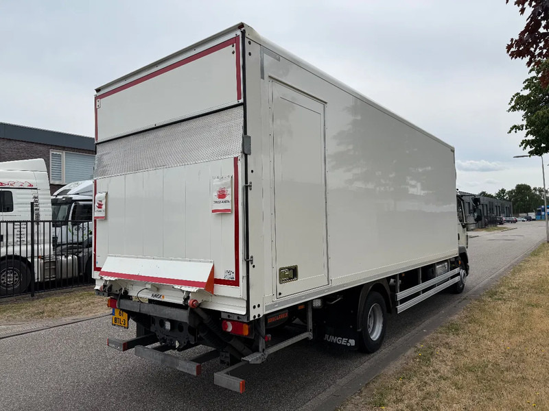 DAF LF 230 2022 only 164.000 km like new !!! - Box truck: picture 4 DAF LF 230 2022 only 164.000 km like new !!! - Box truck: picture 4