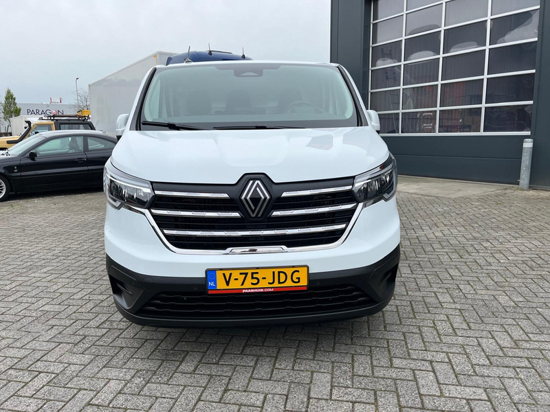 Renault Trafic E-Tech Red L2 H1, Nieuwstaat/New condition, Lees omschrijving/Read description - Small van, Electric van: picture 4 Renault Trafic E-Tech Red L2 H1, Nieuwstaat/New condition, Lees omschrijving/Read description - Small van, Electric van: picture 4