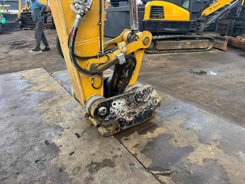 CAT 323 F L ( with oil quick ) - Crawler excavator: picture 5 CAT 323 F L ( with oil quick ) - Crawler excavator: picture 5