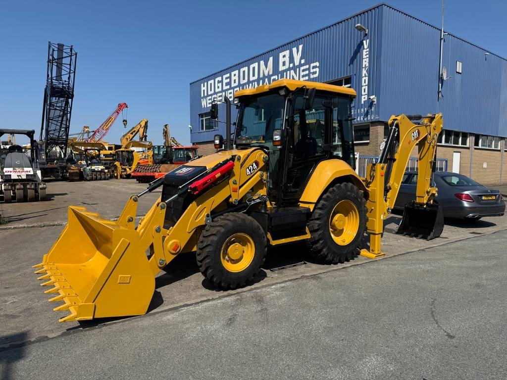 CAT 424 4X4 HAMMER LINE ( UNUSED ) - Backhoe loader: picture 1 CAT 424 4X4 HAMMER LINE ( UNUSED ) - Backhoe loader: picture 1