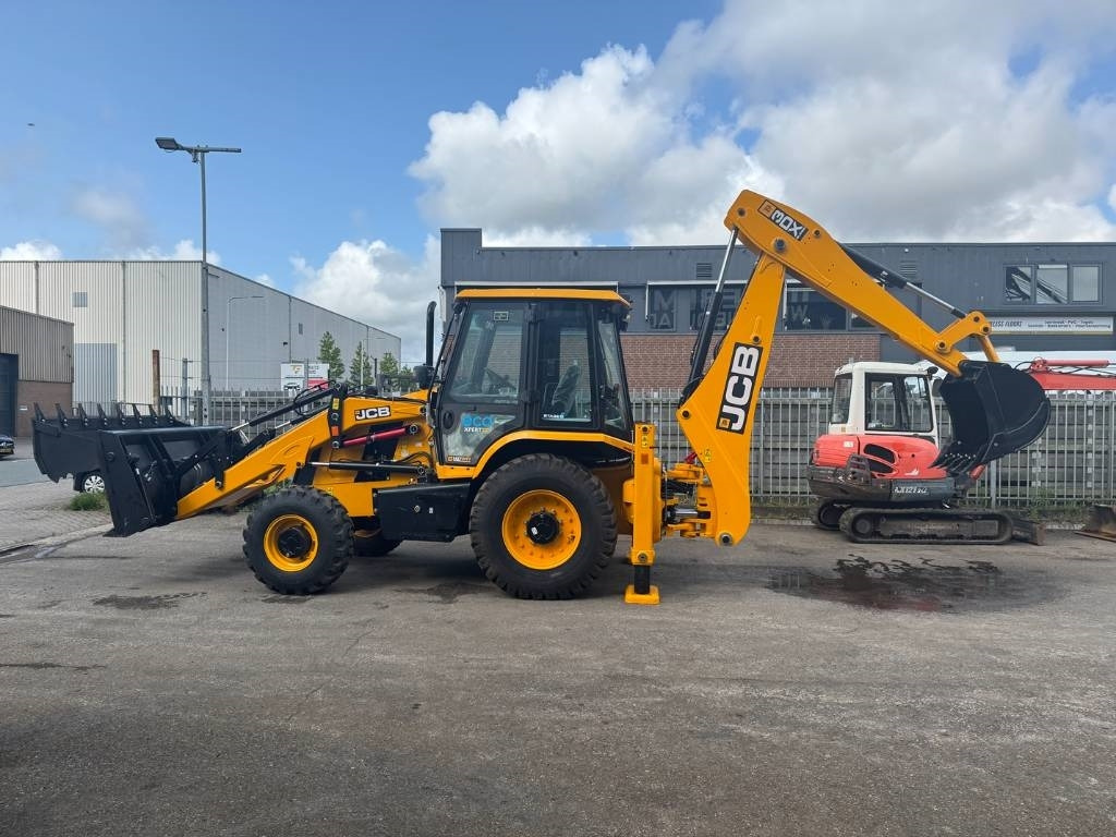 JCB 3 CX ECO 6 in 1 bucket ( UNUSED ) - Backhoe loader: picture 1 JCB 3 CX ECO 6 in 1 bucket ( UNUSED ) - Backhoe loader: picture 1